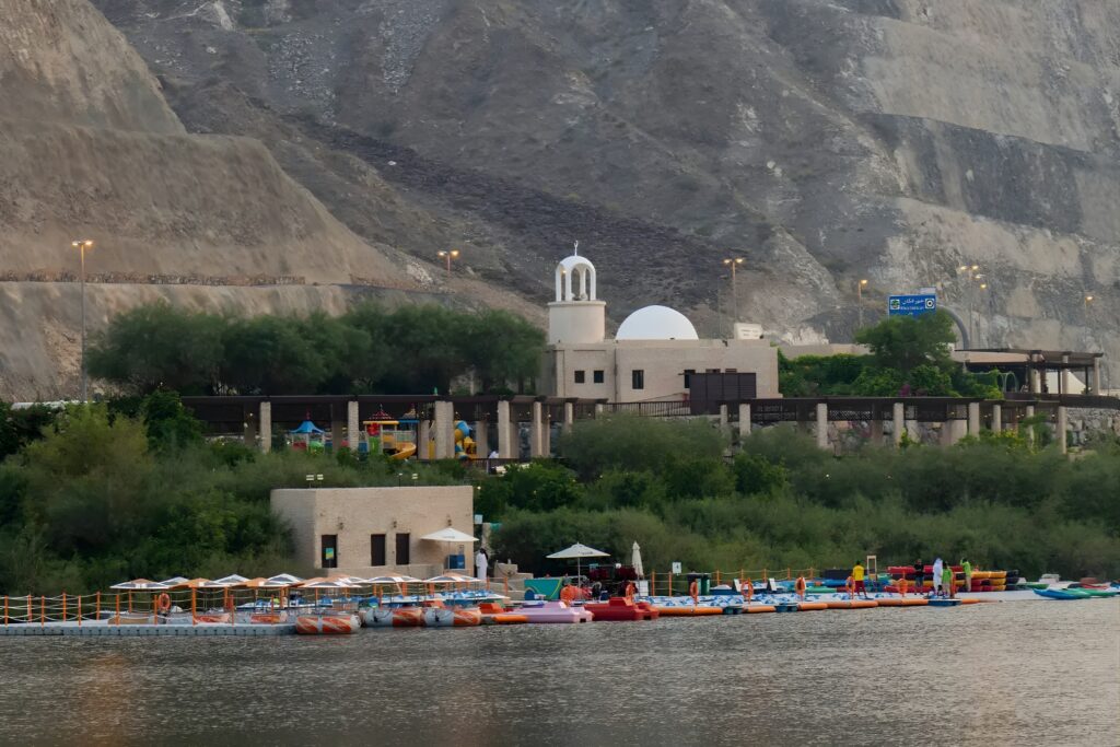 short trips from dubai to Khor Fakkan & Al Rafisah Dam 