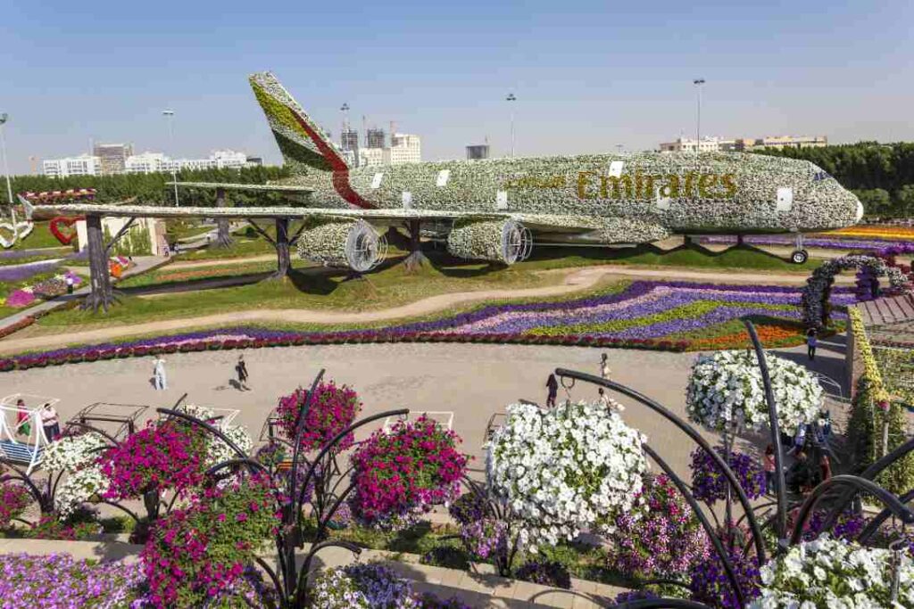 The World’s Longest and Tallest Flower Displays - guinness world records by dubai