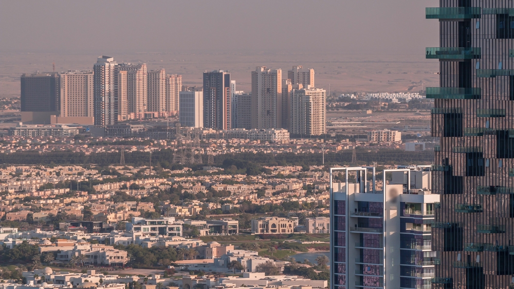 best places to live in dubai for families, best neighborhoods in dubai for families, best place to live in dubai for expat families 
