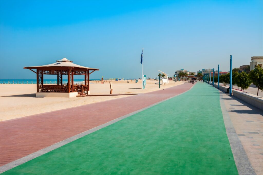 Beachfront views and outdoor activities at Kite Beach Dubai
