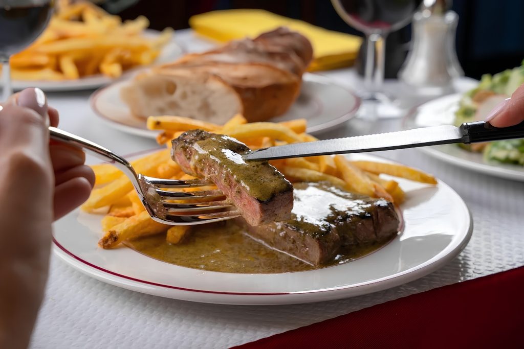 Best steak frites in Dubai with steak, crispy fries and French-style sauce